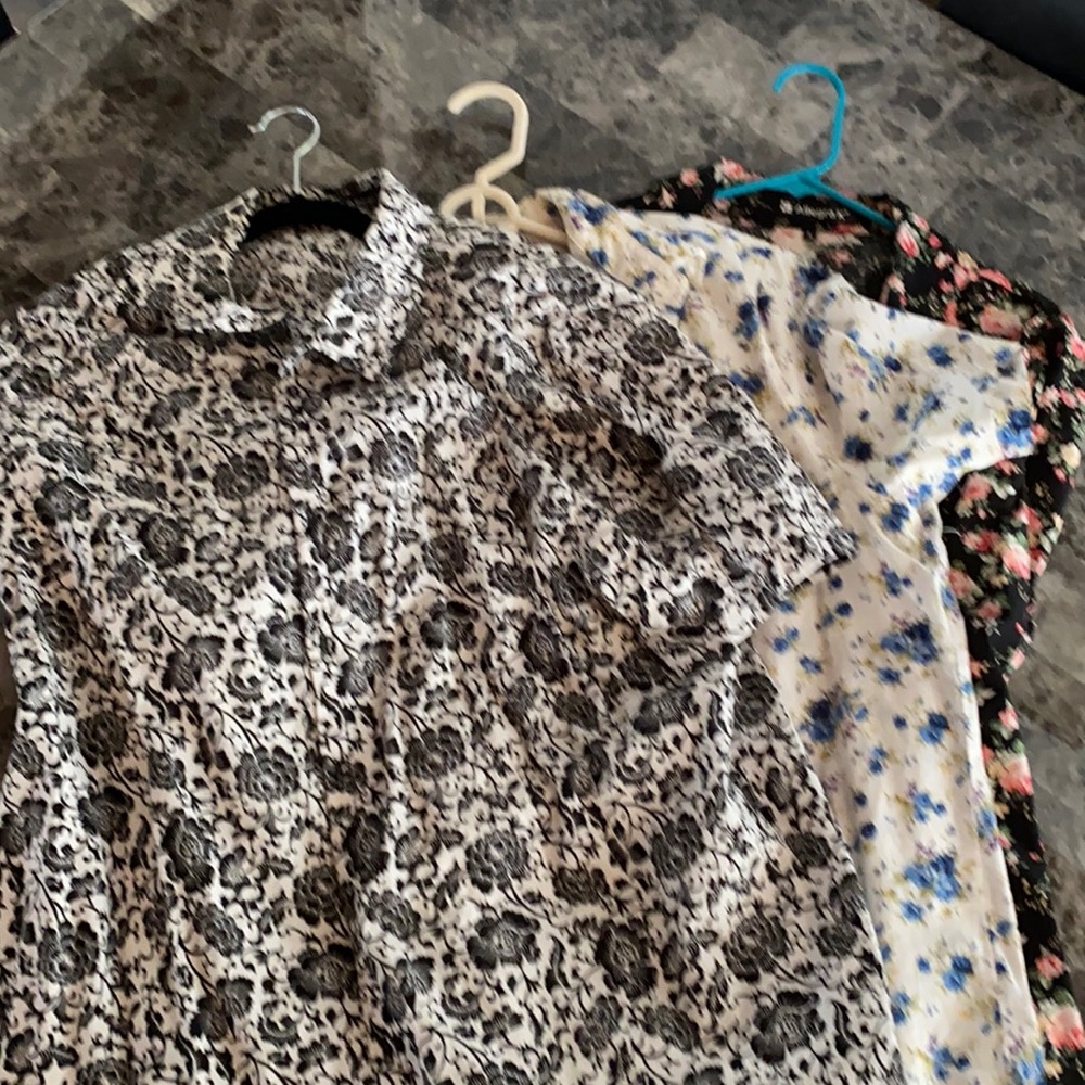 Floral Button Down Bundle sz LG